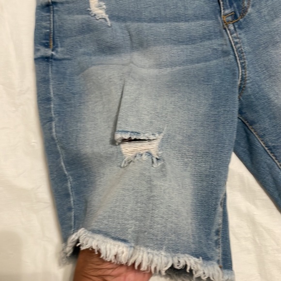 RE generation by Celebrity Pink Bermuda shorts size 7 - Picture 2 of 4